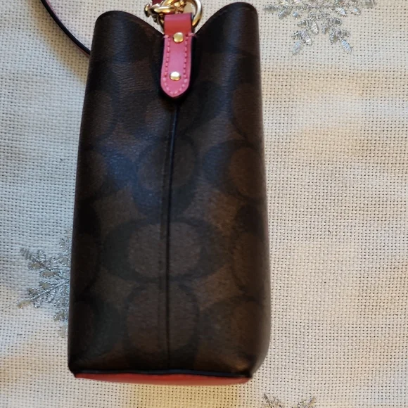 Coach Mini Town Bucket Crossbody Bag With Gold Hangtag. NWOT. H21292-C7269 - Picture 14 of 15